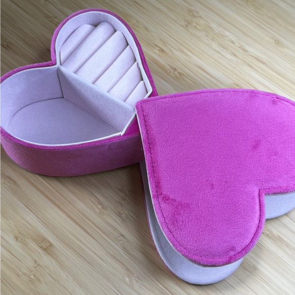 Mini Travel Jewelry Box, Heart Shaped - Picture 4 of 4